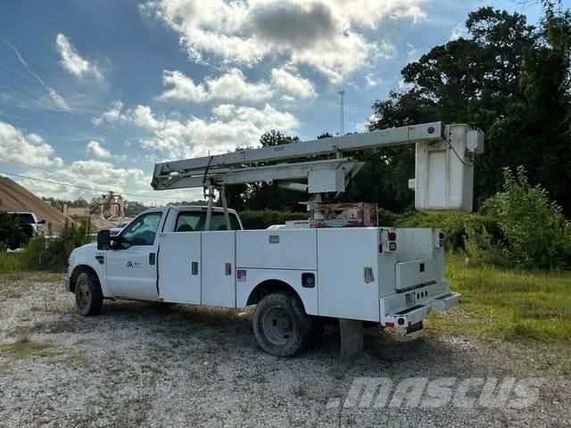 Ford F-350 Truck mounted platforms