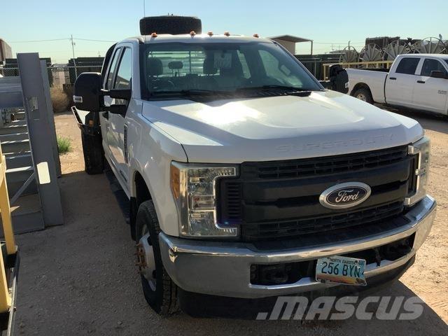 Ford F-350 Flatbed / Dropside trucks