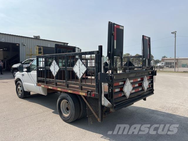 Ford F-350 Flatbed / Dropside trucks