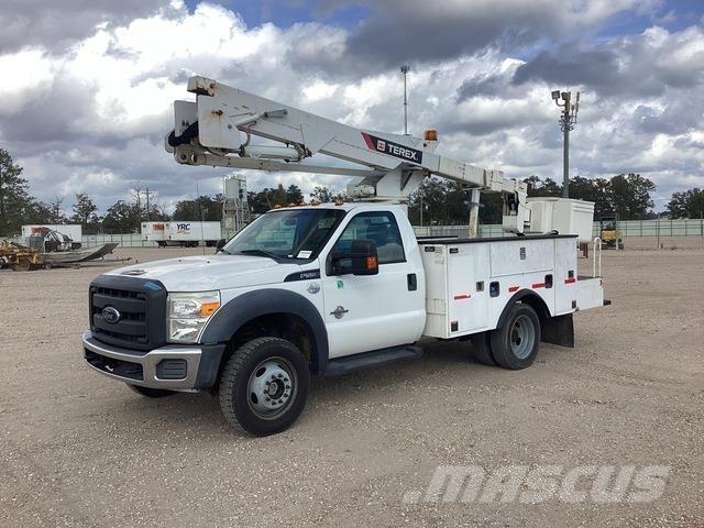 Ford F-550 Truck mounted platforms