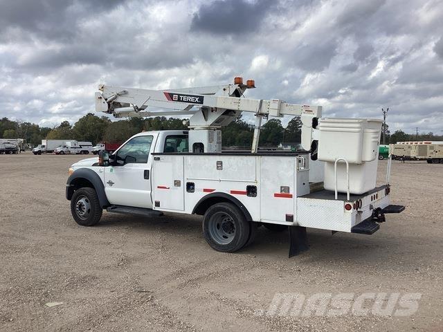 Ford F-550 Truck mounted platforms