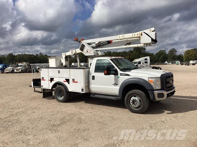 Ford F-550 Truck mounted platforms