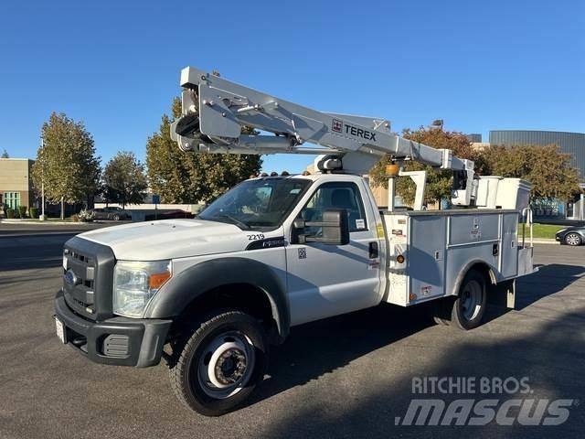 Ford F-550 Truck mounted platforms