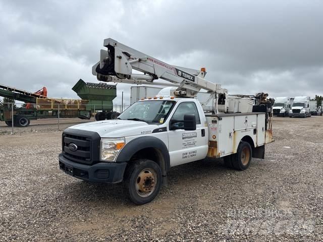 Ford F-550 Truck mounted platforms
