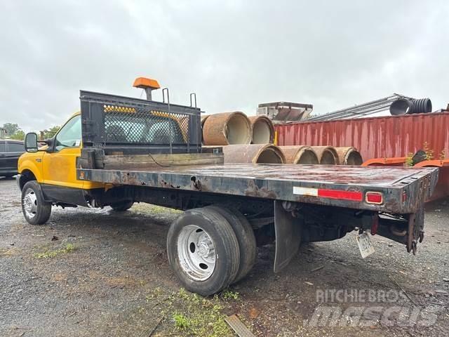 Ford F-550 Flatbed / Dropside trucks
