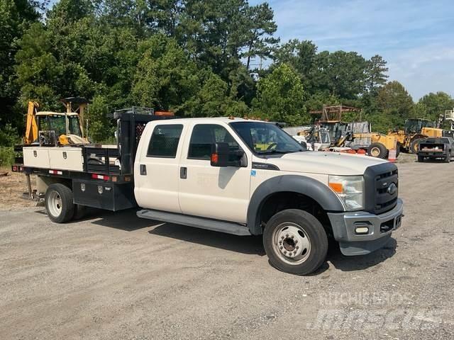 Ford F-550 Flatbed / Dropside trucks