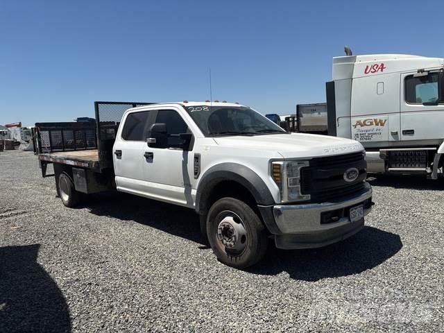 Ford F-550 Flatbed / Dropside trucks