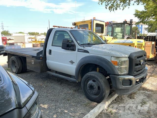 Ford F-550 Flatbed / Dropside trucks