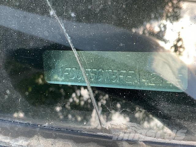 Ford F-550 Flatbed / Dropside trucks