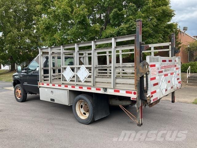 Ford F-550 Flatbed / Dropside trucks
