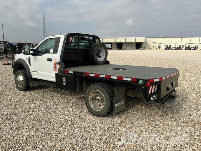 Ford F-550 Flatbed / Dropside trucks
