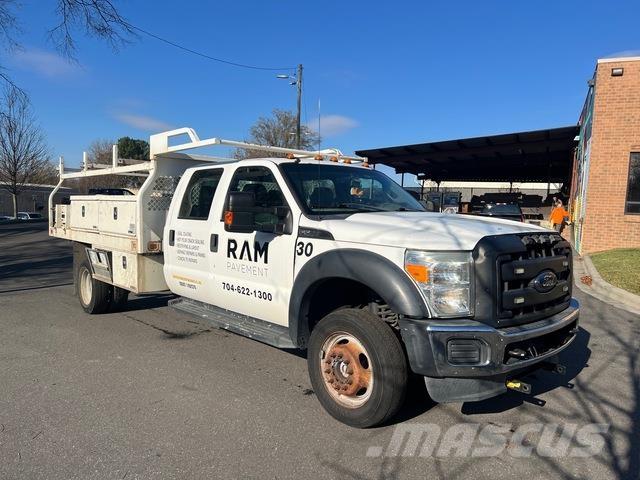Ford F-550 Flatbed / Dropside trucks