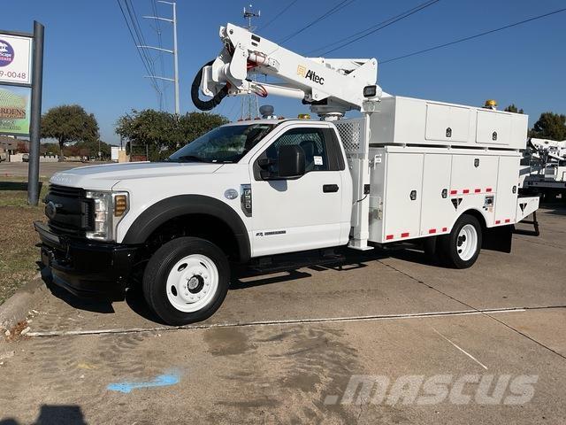 Ford F-550 Truck mounted platforms