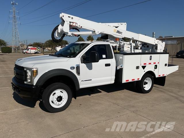 Ford F-550 Truck mounted platforms