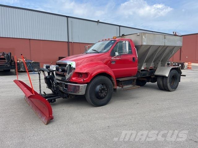 Ford F-650 Snow blades and plows