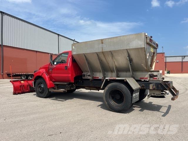 Ford F-650 Snow blades and plows