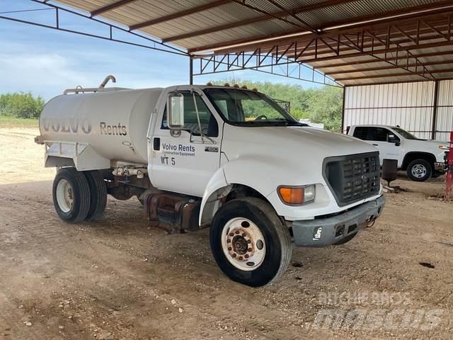 Ford F-650 Water bowser