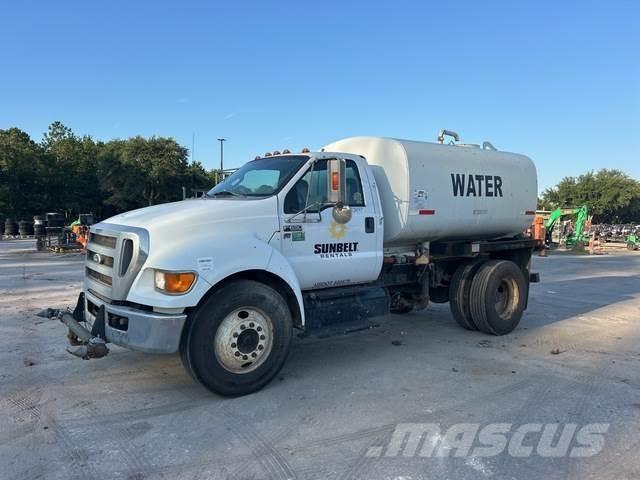 Ford F-650 Water bowser
