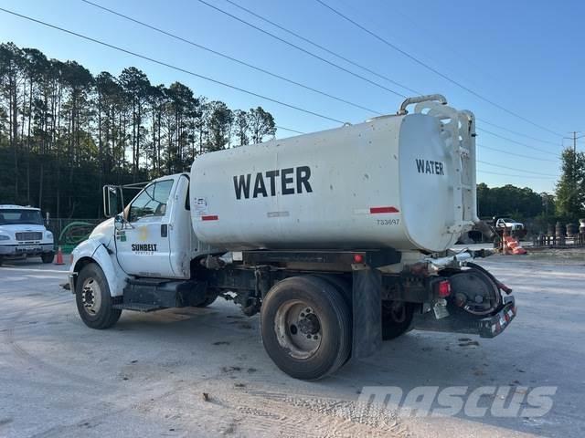 Ford F-650 Water bowser