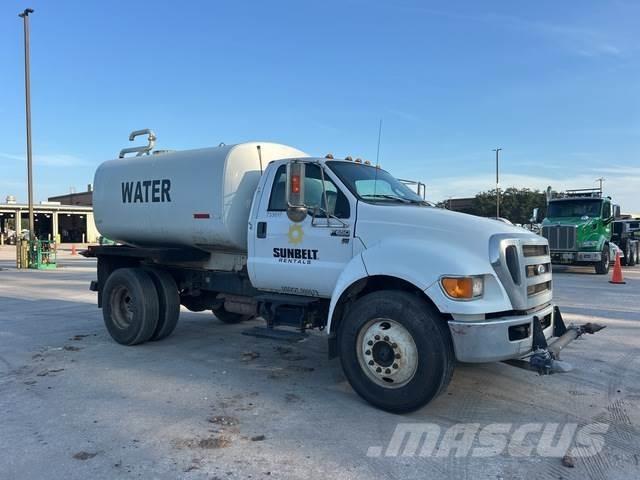 Ford F-650 Water bowser