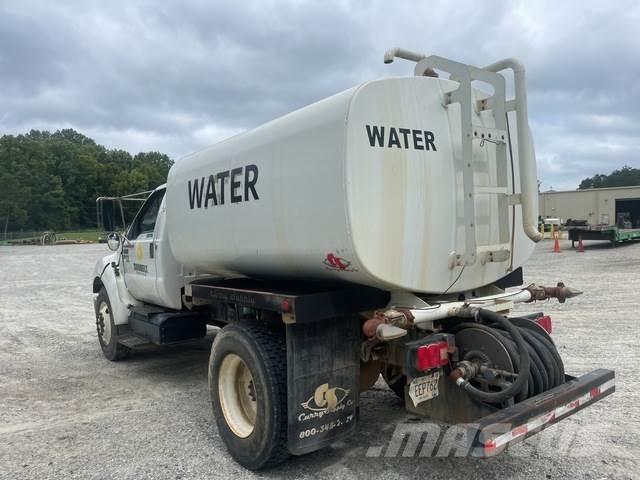 Ford F-650 Water bowser
