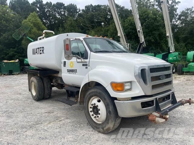 Ford F-650 Water bowser