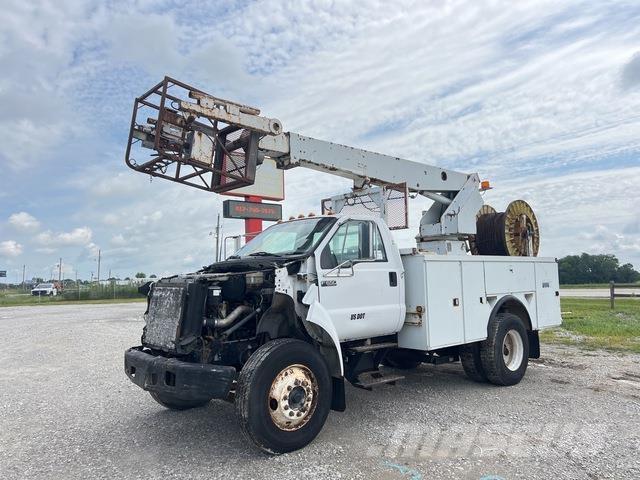Ford F-650 Truck mounted platforms
