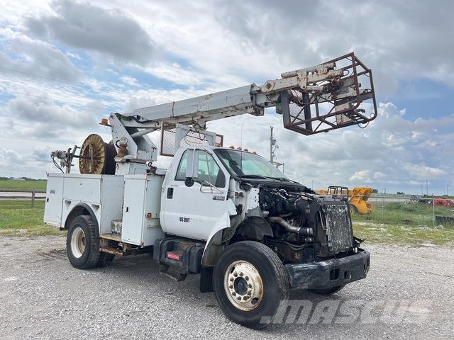 Ford F-650 Truck mounted platforms