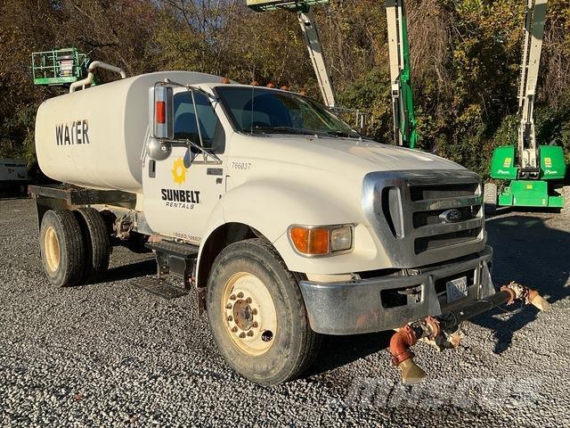 Ford F-650 Water bowser