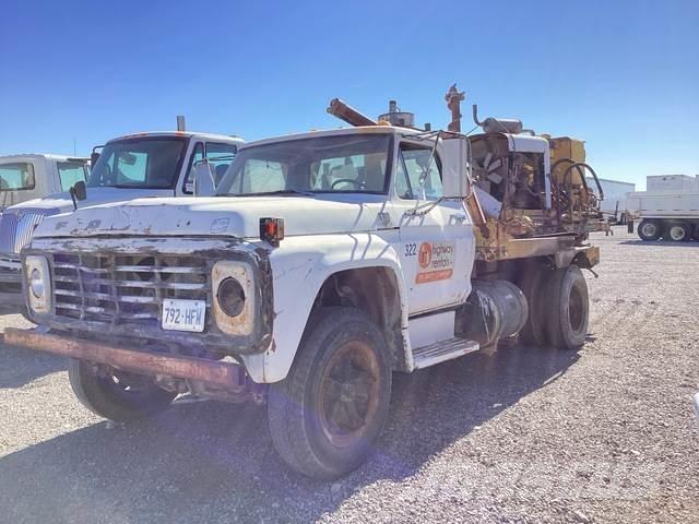 Ford F-700 Truck mounted drill rig