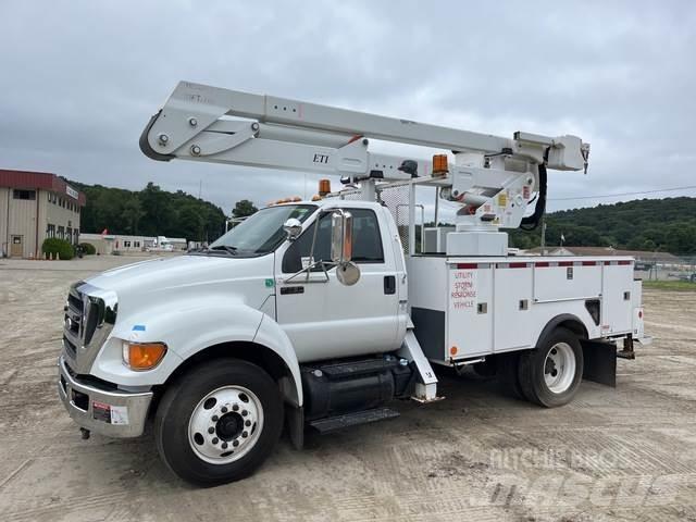 Ford F-750 Truck mounted platforms