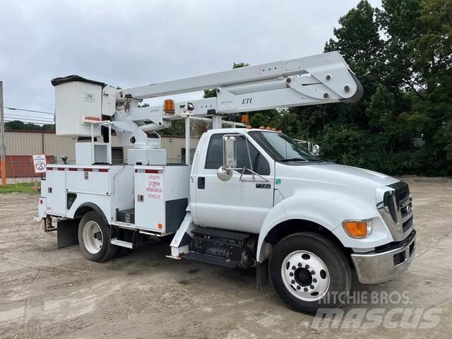 Ford F-750 Truck mounted platforms
