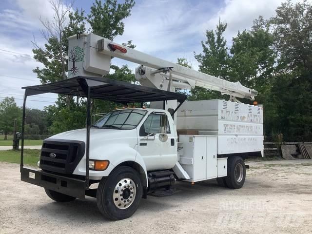 Ford F-750 Truck mounted platforms