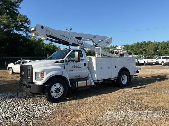 Ford F-750 Truck mounted platforms