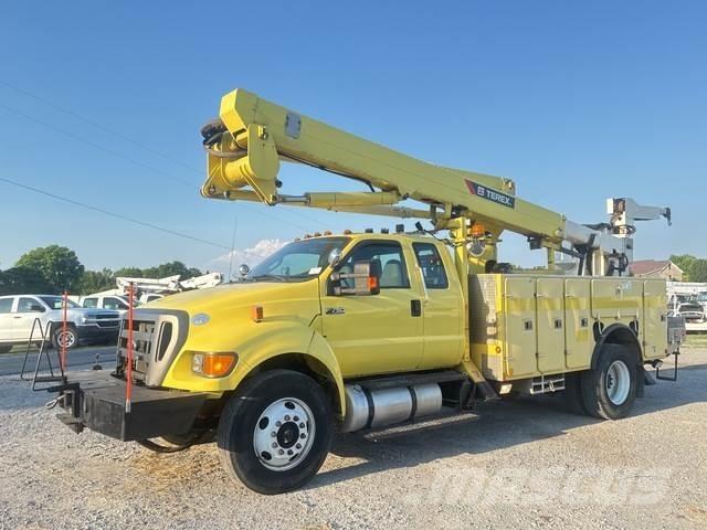 Ford F-750 Truck mounted platforms