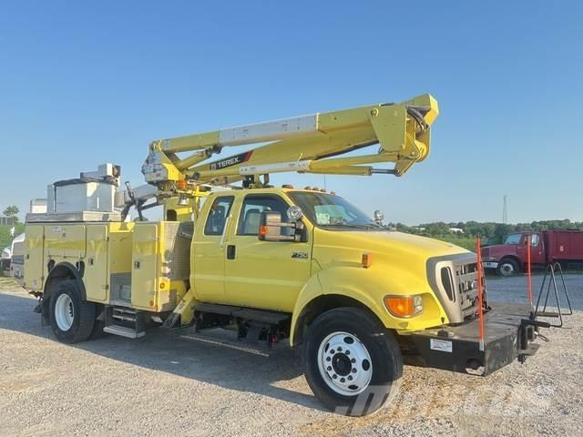 Ford F-750 Truck mounted platforms