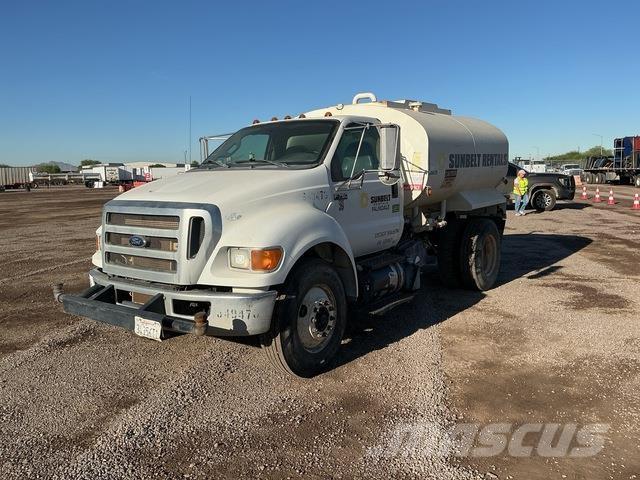 Ford F-750 Water bowser
