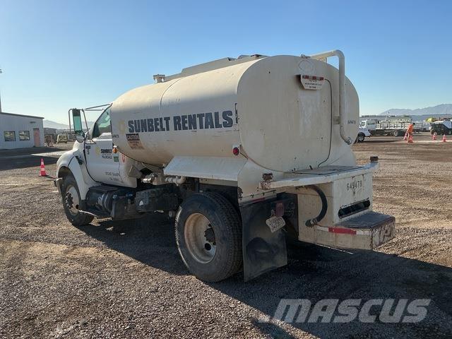 Ford F-750 Water bowser