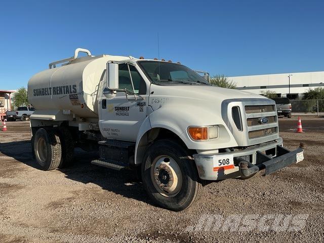 Ford F-750 Water bowser