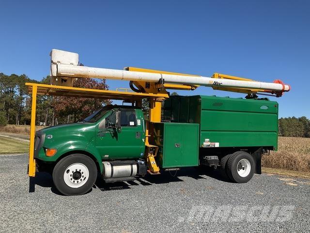 Ford F-750 Truck mounted platforms