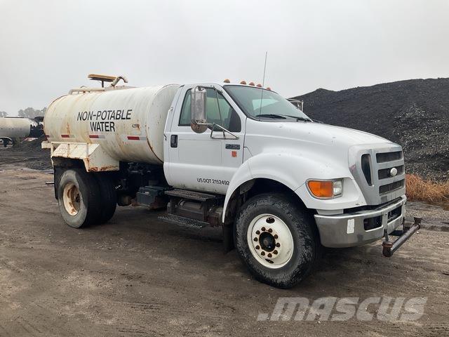 Ford F-750 Water bowser