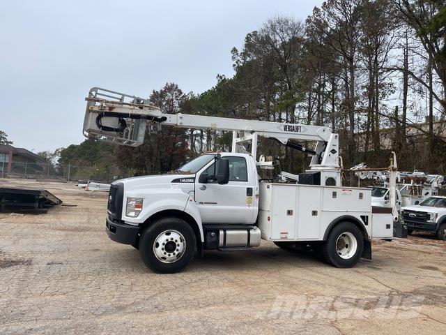 Ford F-750 4X2 Truck mounted platforms