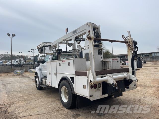 Ford F-750 4X2 Truck mounted platforms