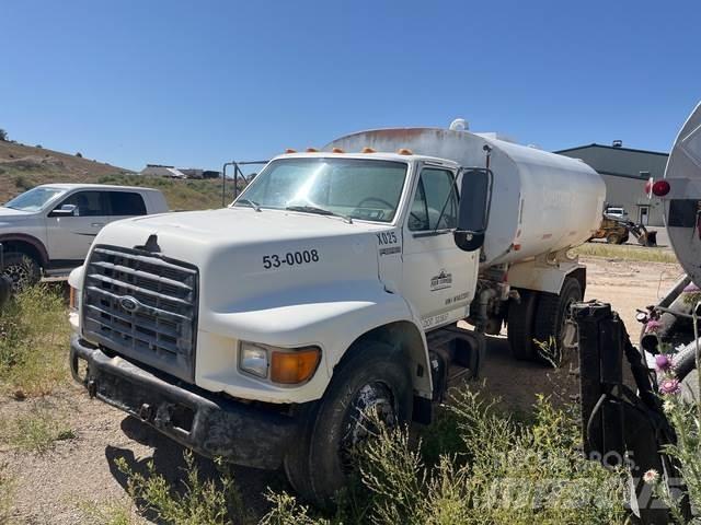Ford F-800 Water bowser