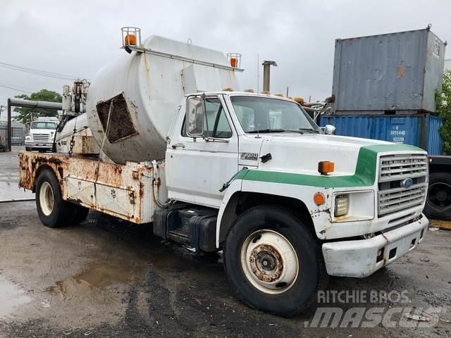 Ford F700 Other