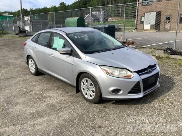Ford Focus SE Cars