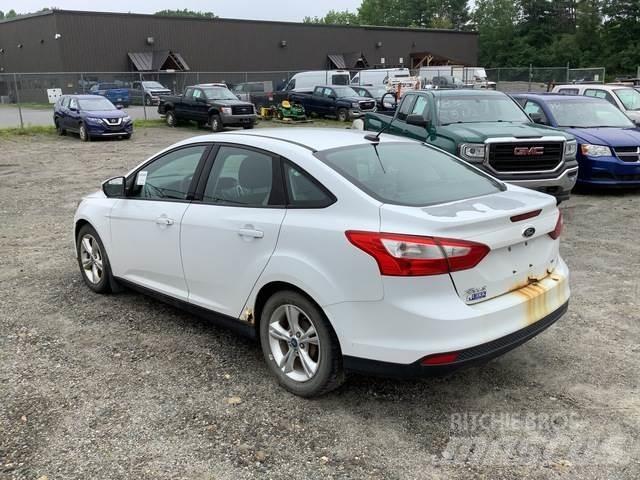 Ford Focus SE Cars