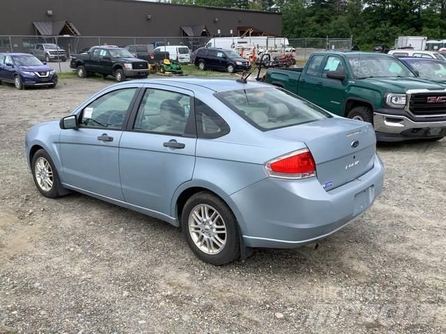 Ford Focus SE Cars