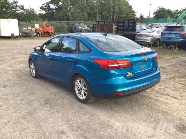 Ford Focus SE Cars