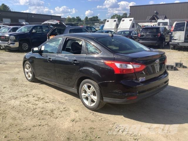 Ford Focus SE Cars